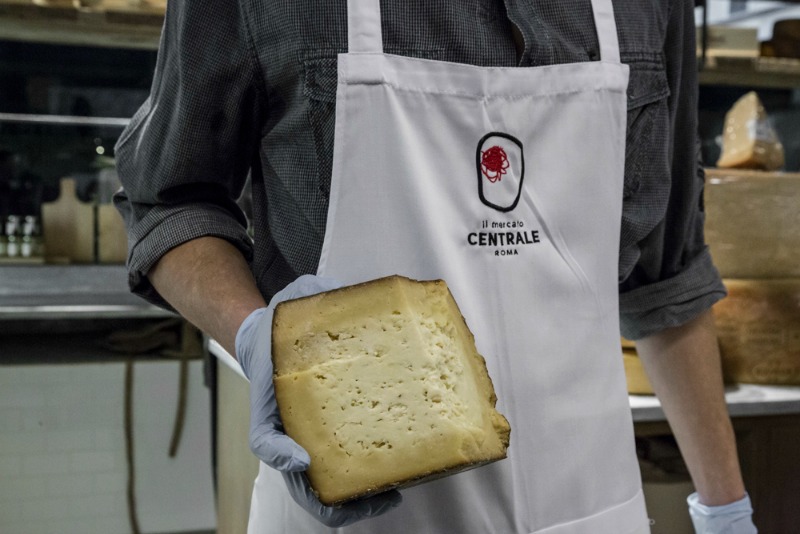 Beppe Giovale, l'arte di fare il formaggio si tramanda da generazioni | Foto di Federica Di Giovanni