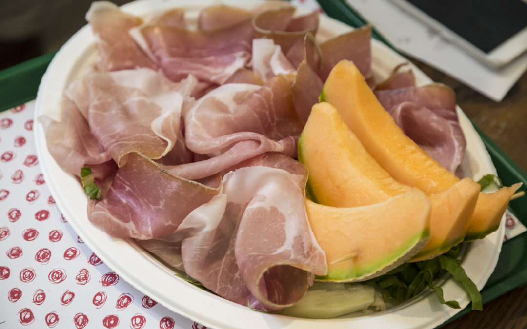 Un po' di prosciutto e una fetta di melone